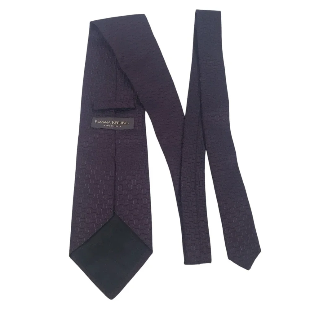 Banana Republic Men's‎ Tie Necktie Designer Luxury Purple Navy Italian Silk